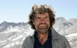 Legendárny horolezec Reinhold Messner má 80